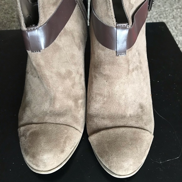 💙Carlos Tan Suede Booties - Picture 3 of 5